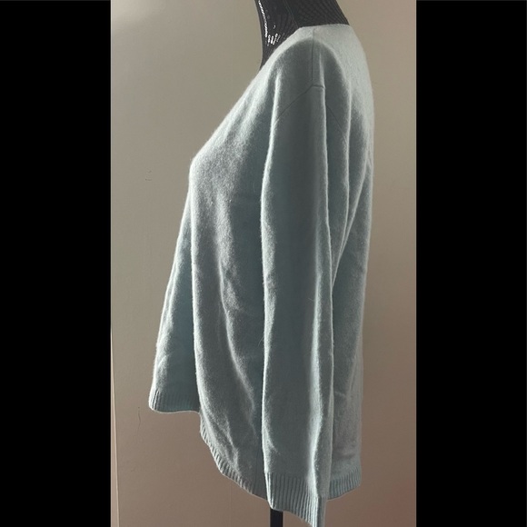 Nordstrom Signature Blue Cashmere V-Neck Sweater Size XS - Picture 2 of 10